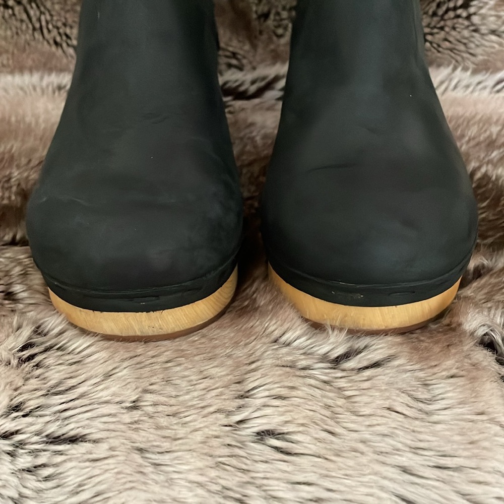 FRYE AND CO. Black Leather Clog Boot with Natural Wood Heel - Picture 10 of 10